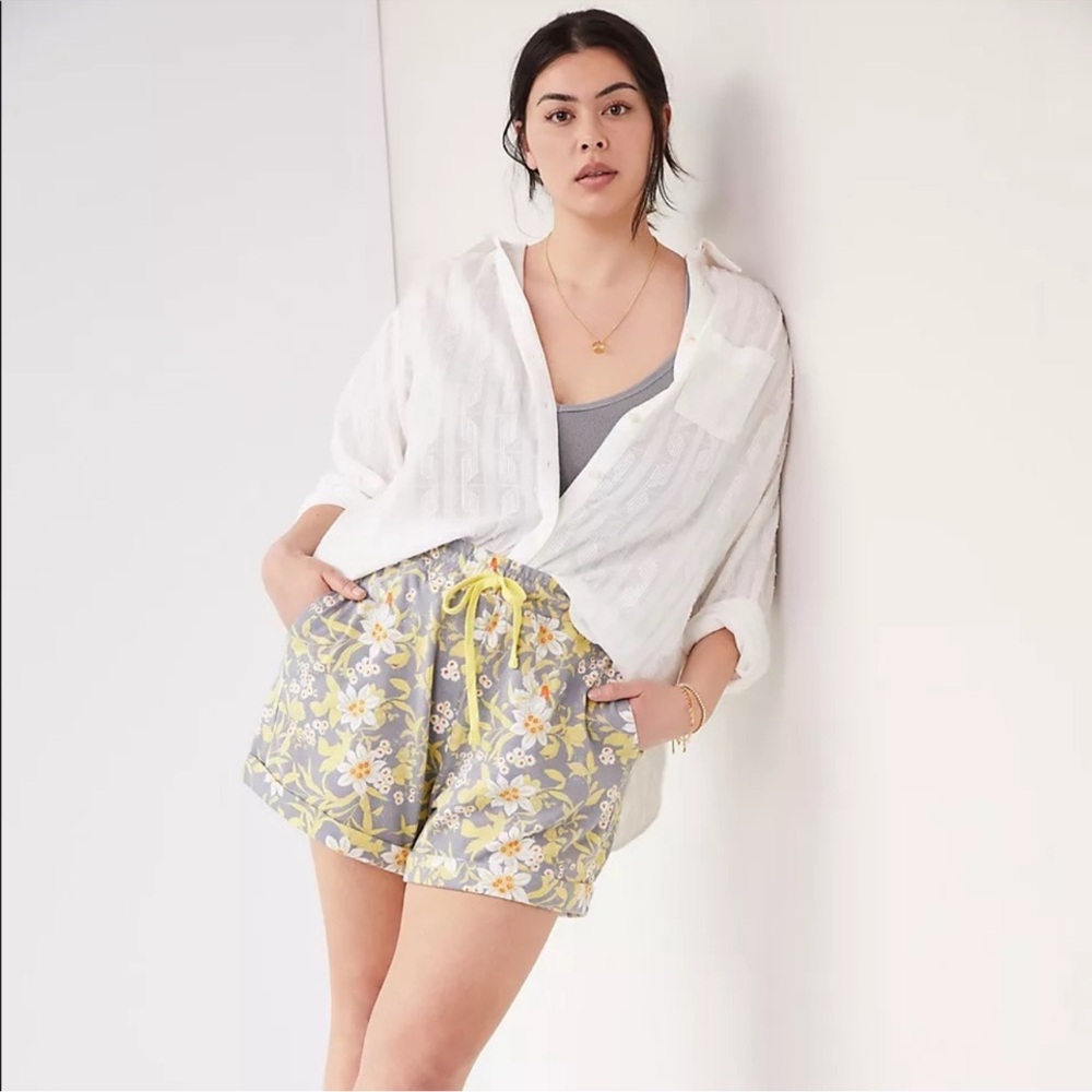 Anthropologie Daily Practice Lounge Floral Gray Women's Shorts